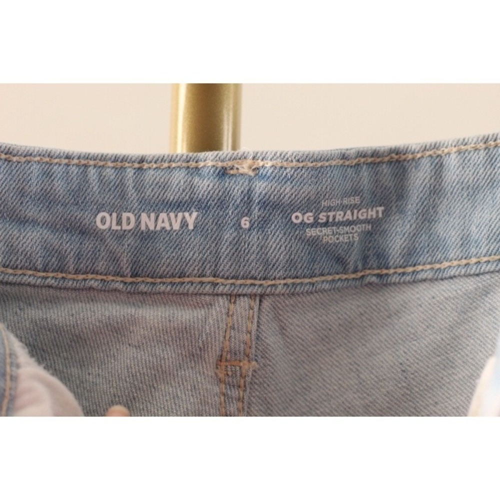 Old Navy OG Straight High Rise Distressed Denim Shorts Light Wash Blue Womens 6 - Picture 3 of 4